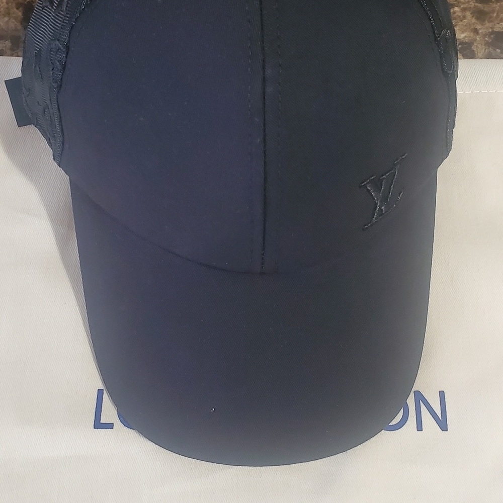 Hat - Picture 2 of 7
